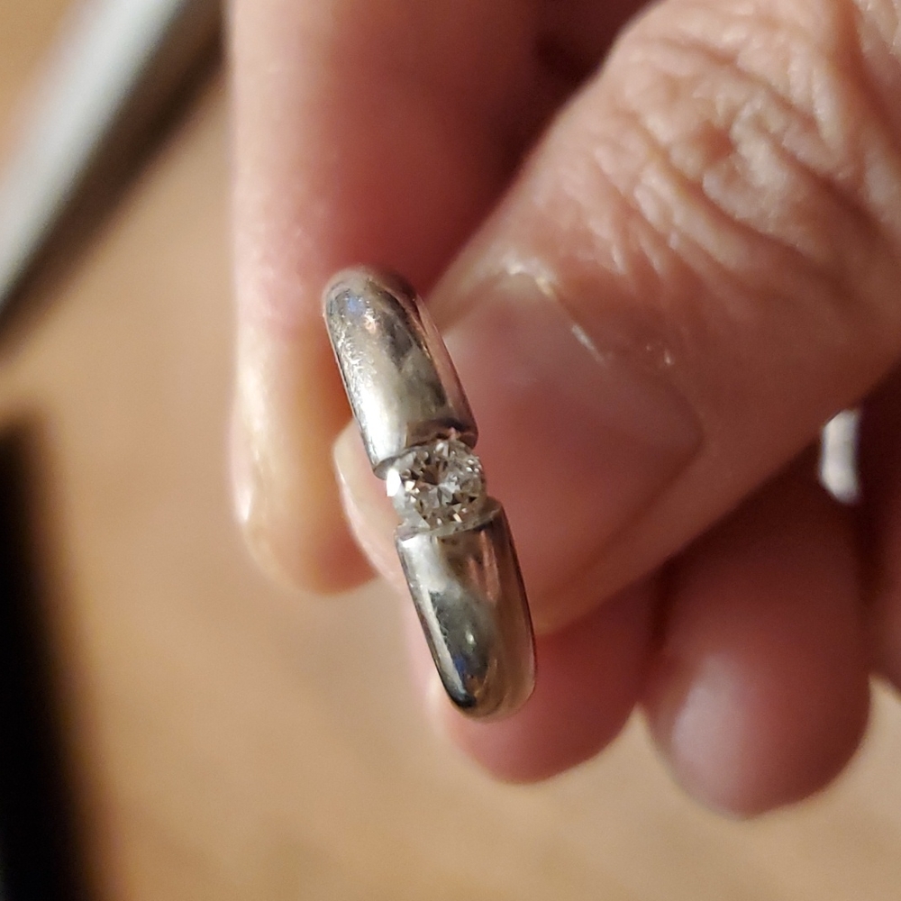 Sold !!!!!!!!  14K real white gold ring with Diamond